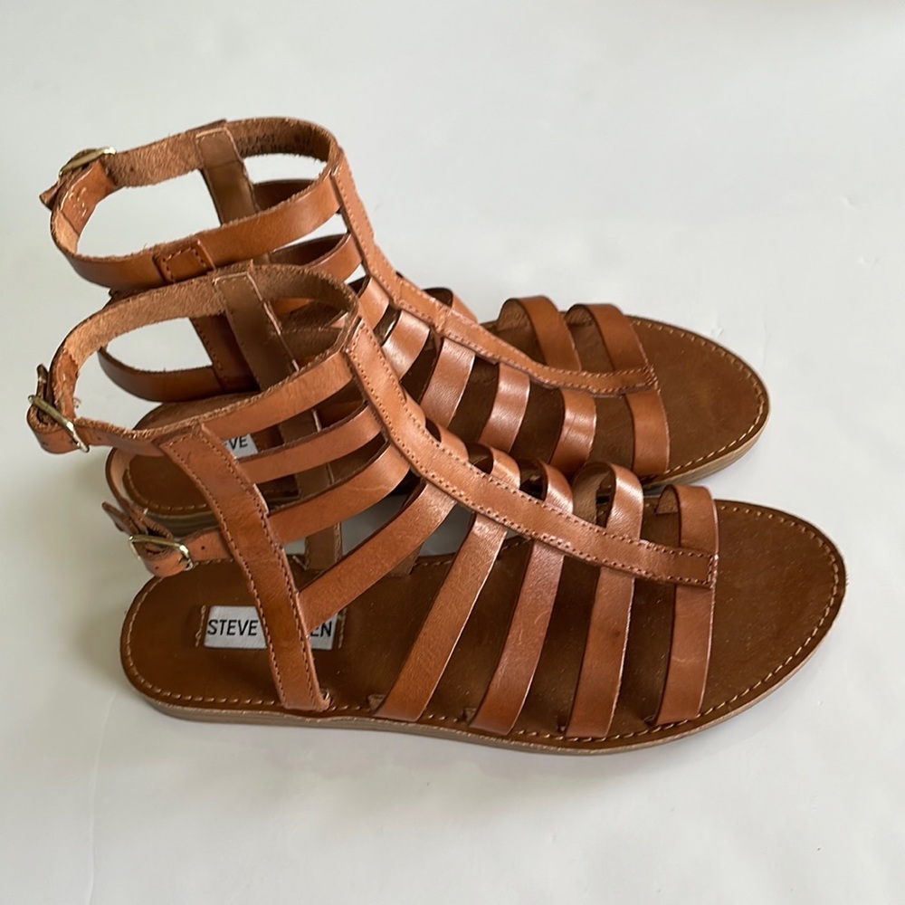 Steve Madden Beeast brown leather sandals 8M